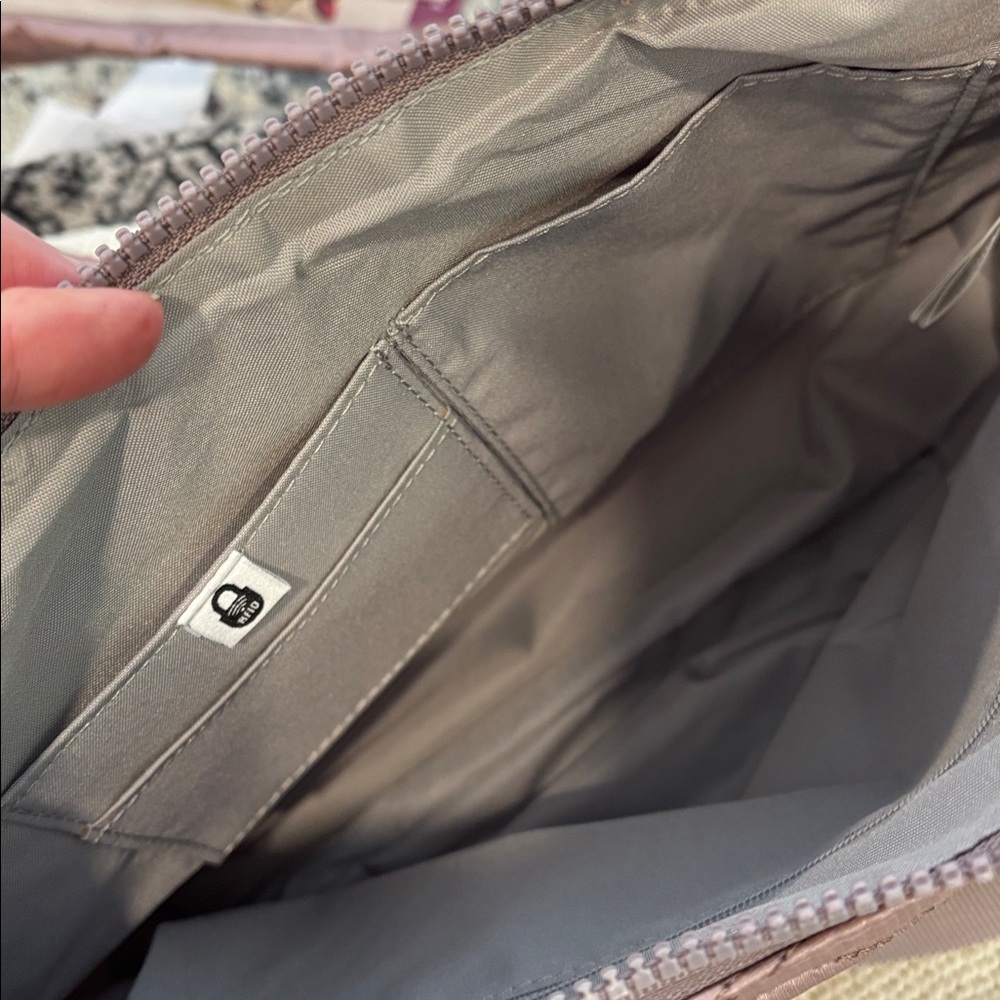 Baggallini Light pink mauve modern quilted nylon crossbody convertible RFID Bag - Picture 13 of 15